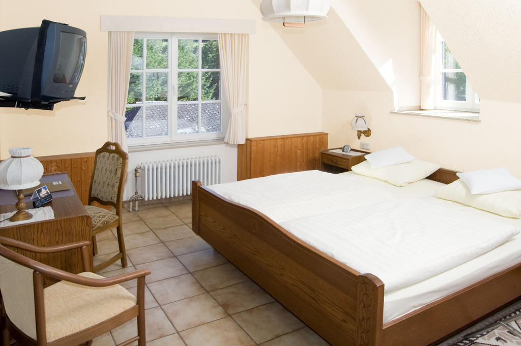 Hotel Burg Bollendorf Room photo