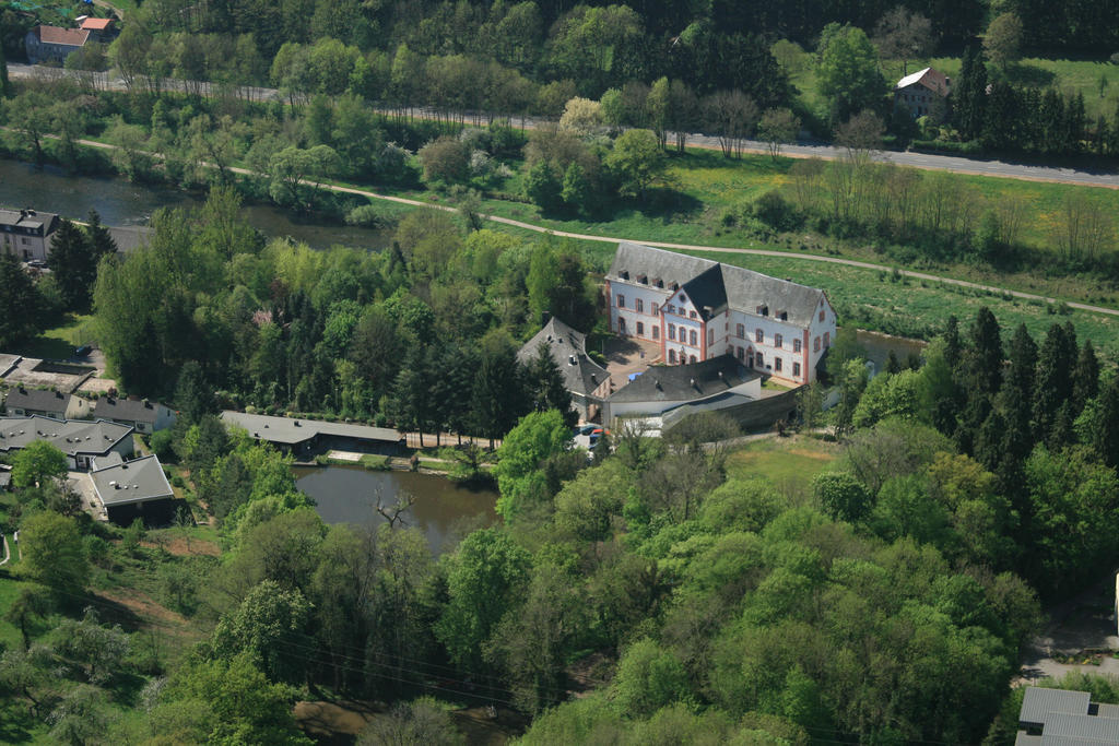 Hotel Burg Bollendorf Exterior photo